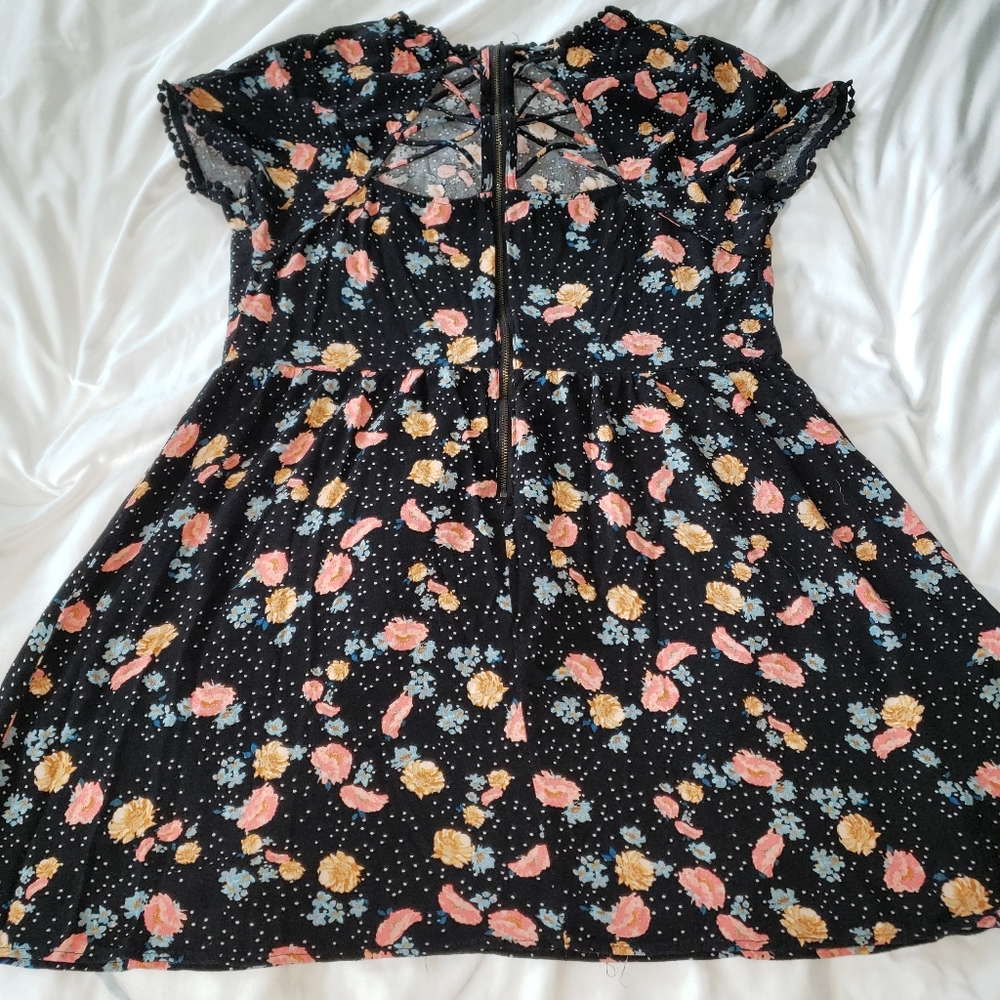 Xhilaration Girls XL Black Floral dress with beautiful back design - Picture 5 of 9